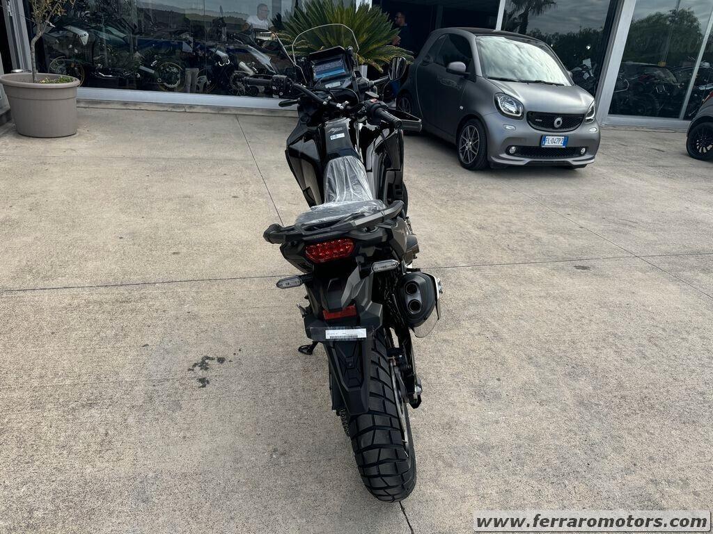 Honda Africa Twin automatica tris valigie