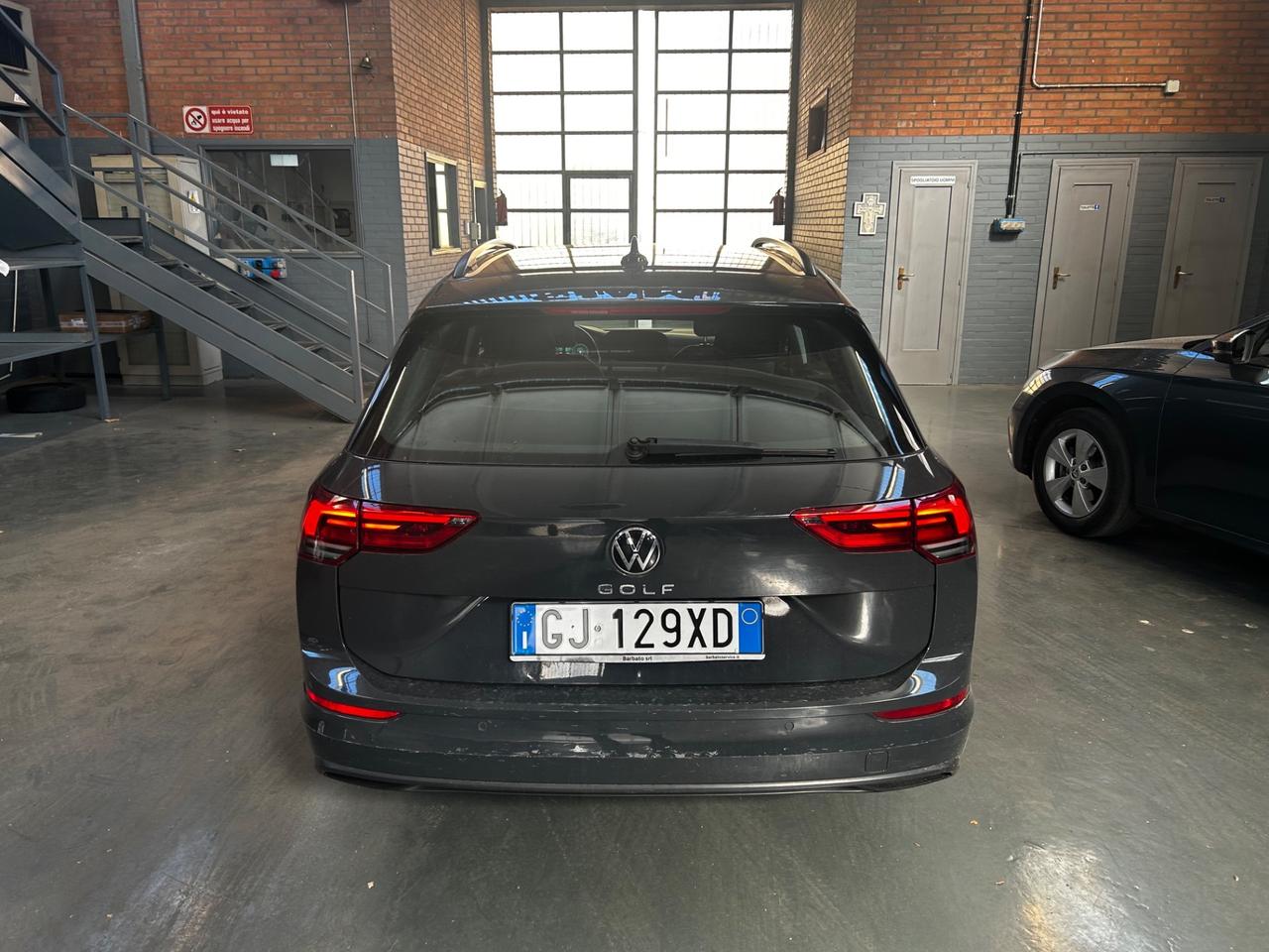 Volkswagen Golf Variant 2.0 TDI SCR DSG Life neopatentati