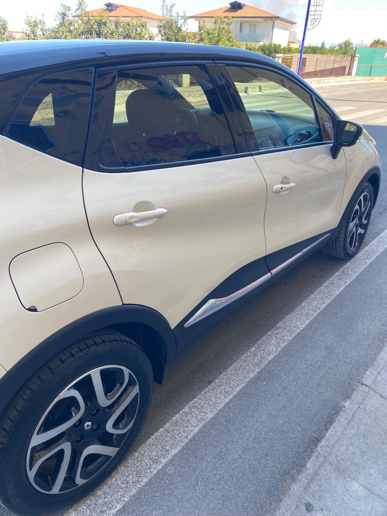 Renault Captur 1.5 dCi Anno 2014 RIGENERATO GARANZ