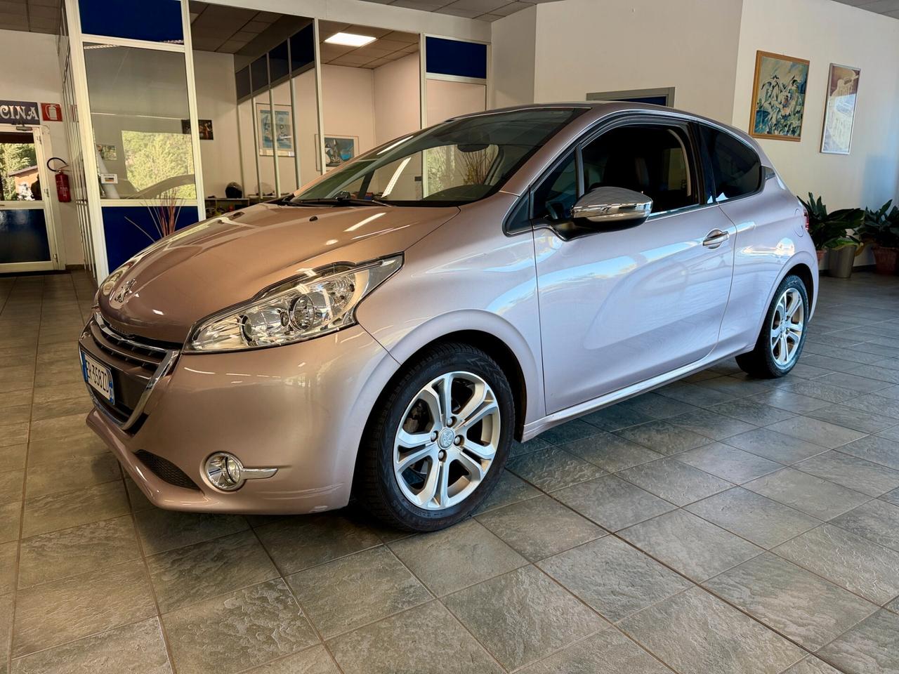 Peugeot 208 1.2 VTi 82 CV 3 porte Allure