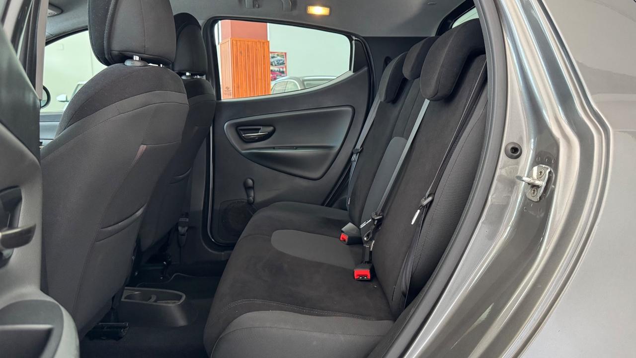 Lancia Ypsilon 1.2 69 CV 5 porte Silver-88.000 KM
