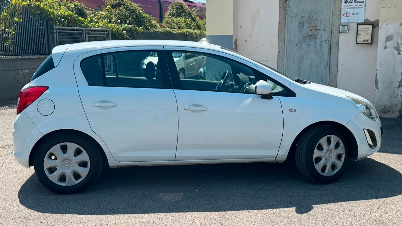 Opel Corsa 1.2 5 porte Sport