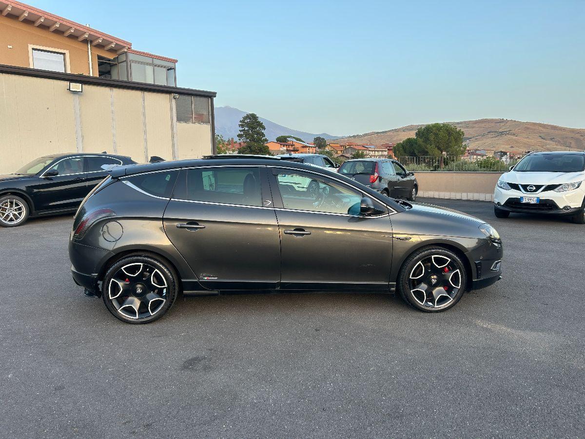 LANCIA - Delta - 1.9 MJT Twinturbo DPF Platino tetto navi telecamera