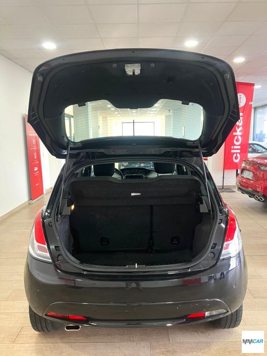 LANCIA - Ypsilon - 1.0 FireFly 5p.S&S Hybryd Gold