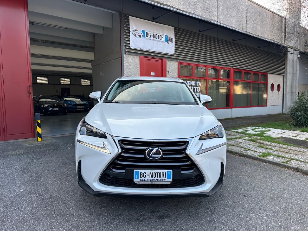 Lexus NX 300h 2.5 Executive cvt UNIPR.