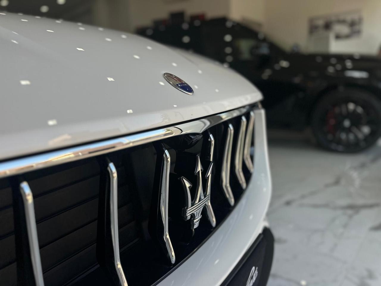 Maserati Levante 3.0 V6 Granlusso 250cv Q4 *tetto*