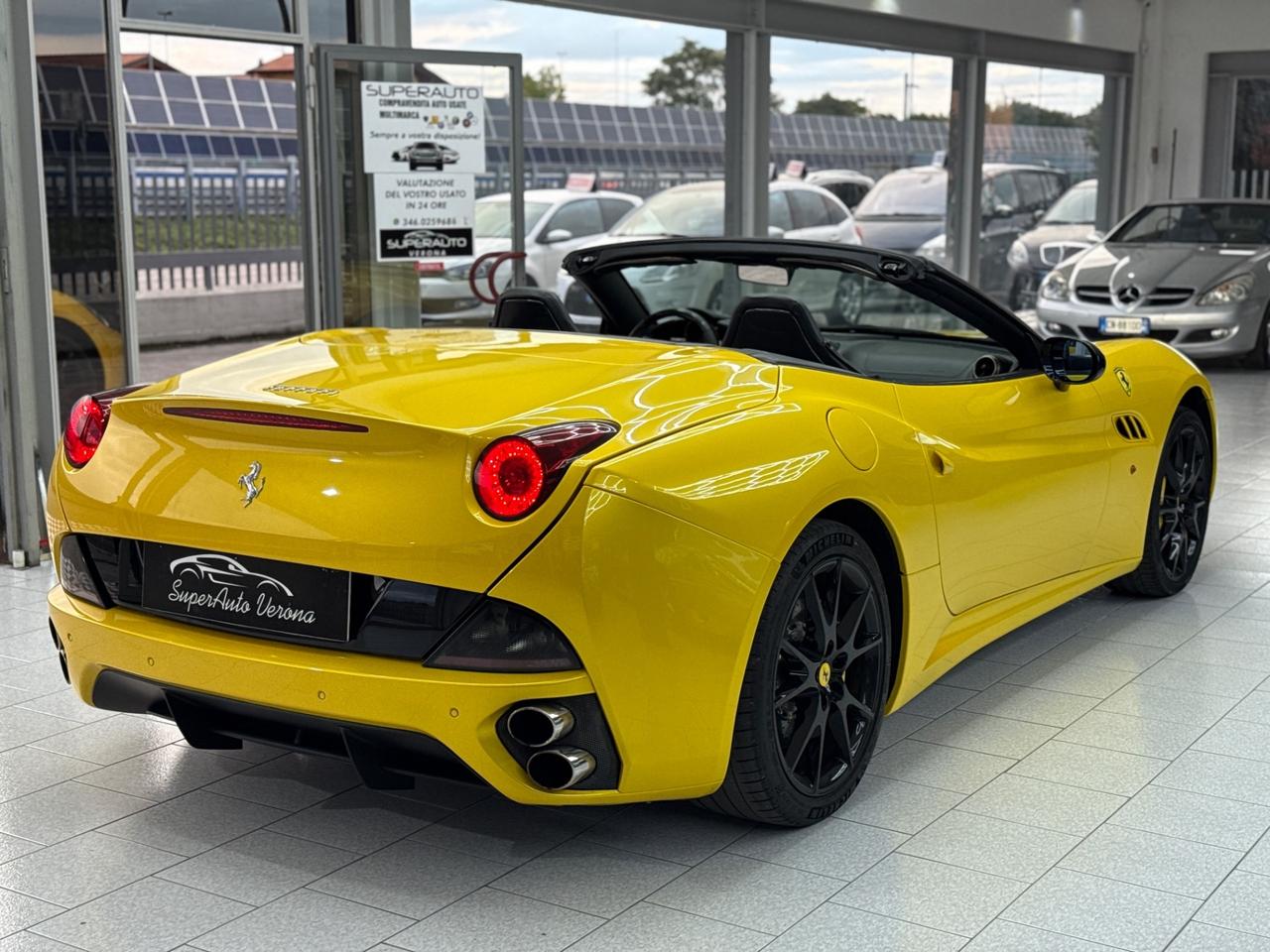 GIALLOTRIPLOSTRATO Ferrari California DCT