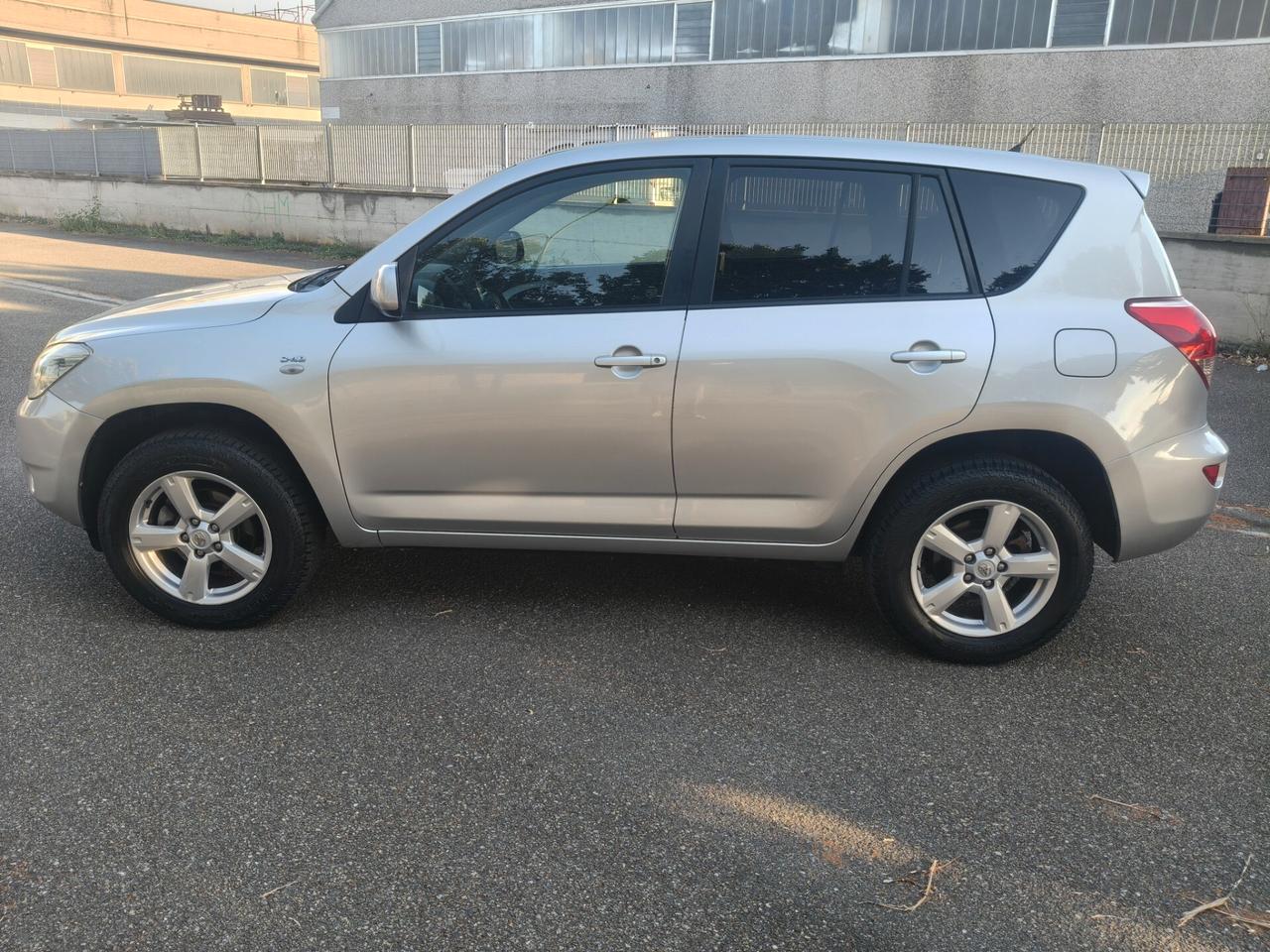 Toyota RAV 4 RAV4 2.2 D-4D 4x4