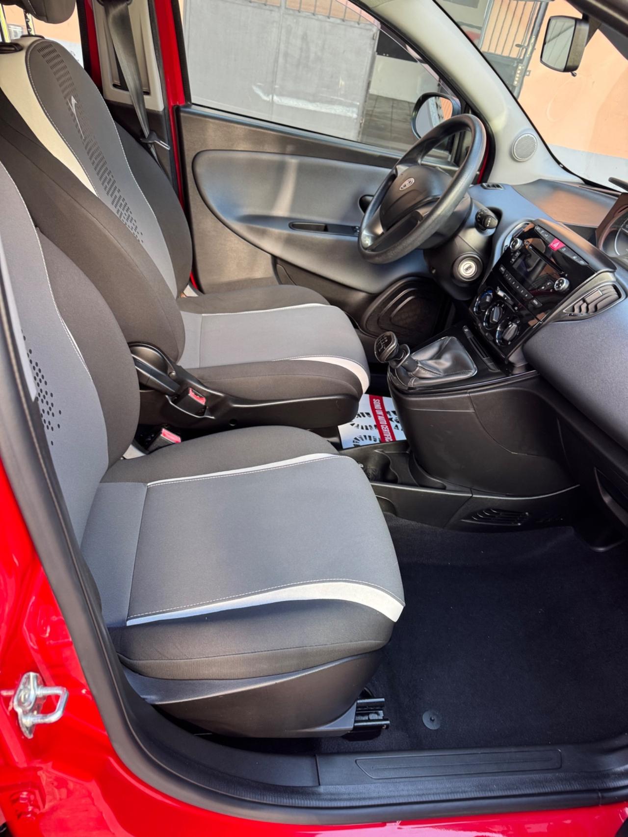 Lancia Ypsilon 1.2 69 CV 5 porte Elefantino