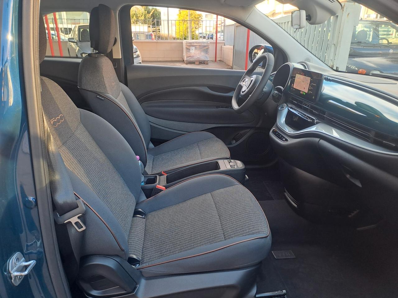 Fiat 500e Berlina 42 kWh Icon , soli 9800 km!!