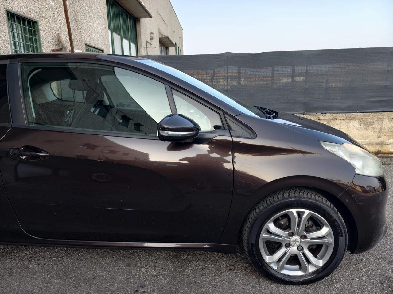 Peugeot 208 1.2 BENZINA NEOPATENTATI 3 PORTE 2012