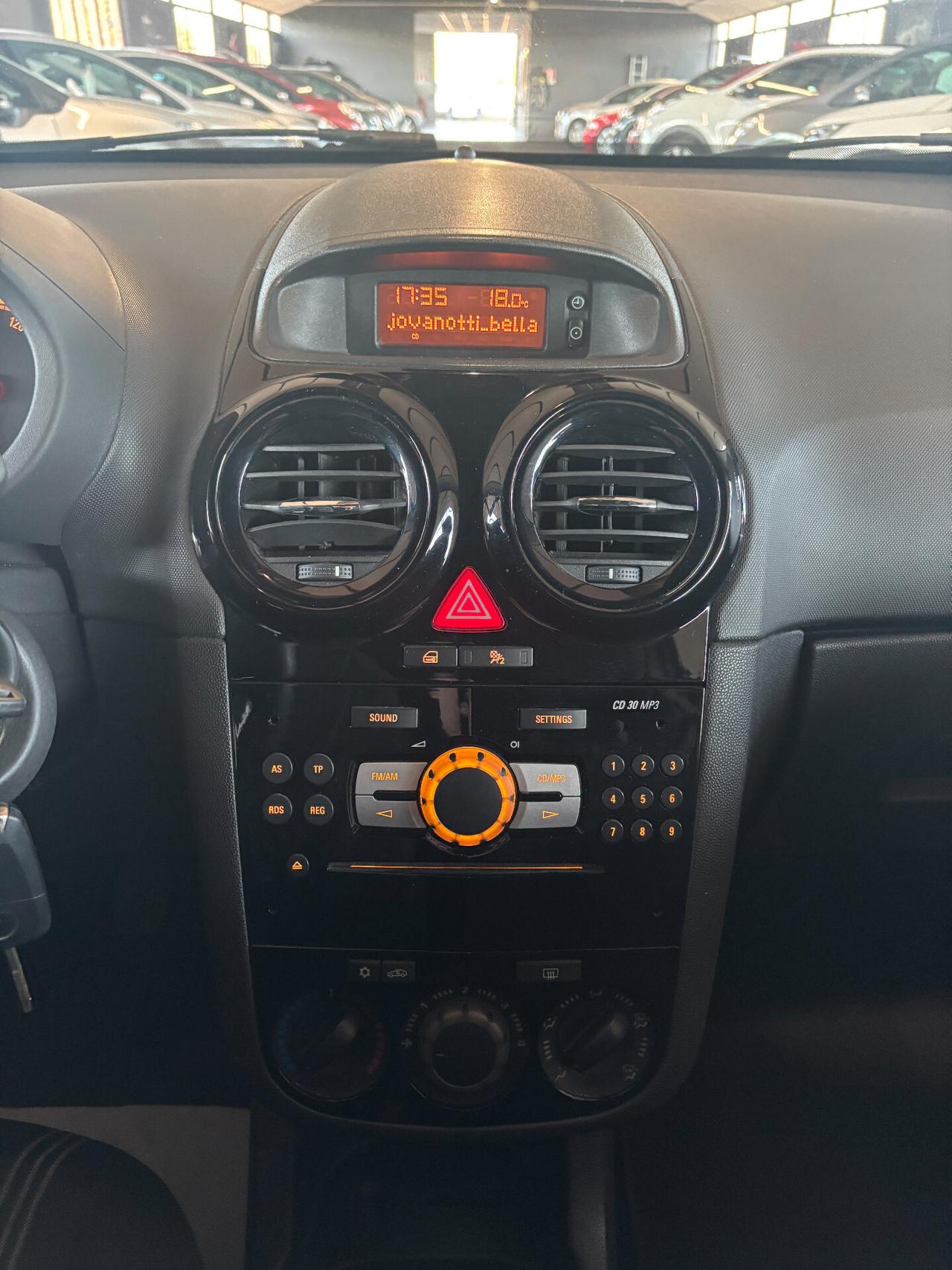 Opel Corsa 1.2 63KW 85CV 3porte Club NEOPATENTATO