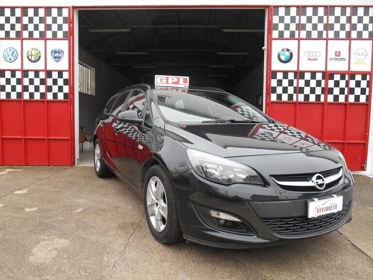 Opel Astra 1.4 Turbo 140CV Sports Tourer GPL Tech Elective