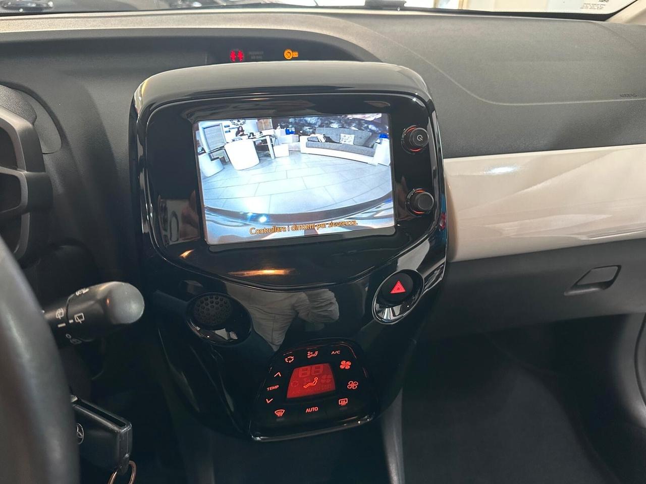 Toyota Aygo 1.0 VVT-i 69 CV 5 porte x-wave