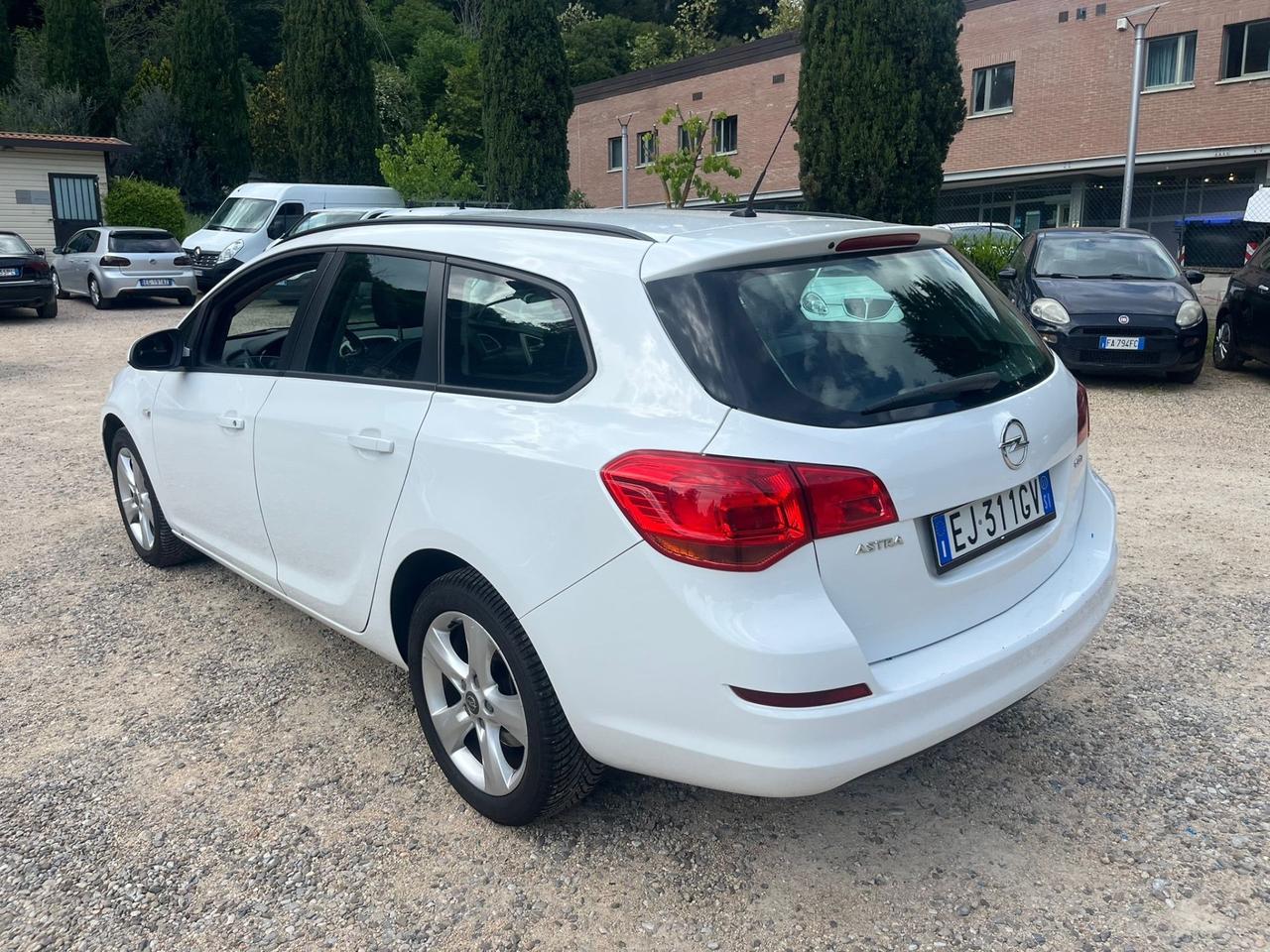 Opel Astra 1.7 CDTI 110CV Sports Tourer Cosmo