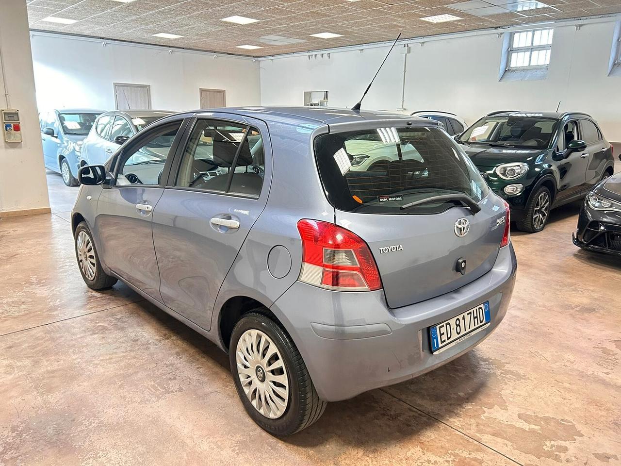 Toyota Yaris 1.0 5 porte Luxury pack