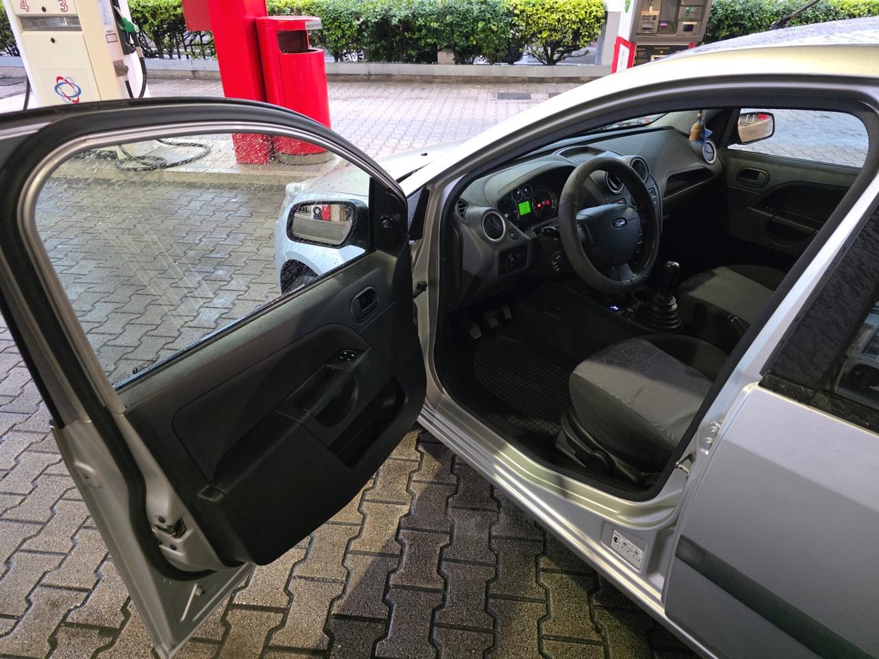 Ford Fiesta 1.2 GPL POCHI KM LOW COST PROMO