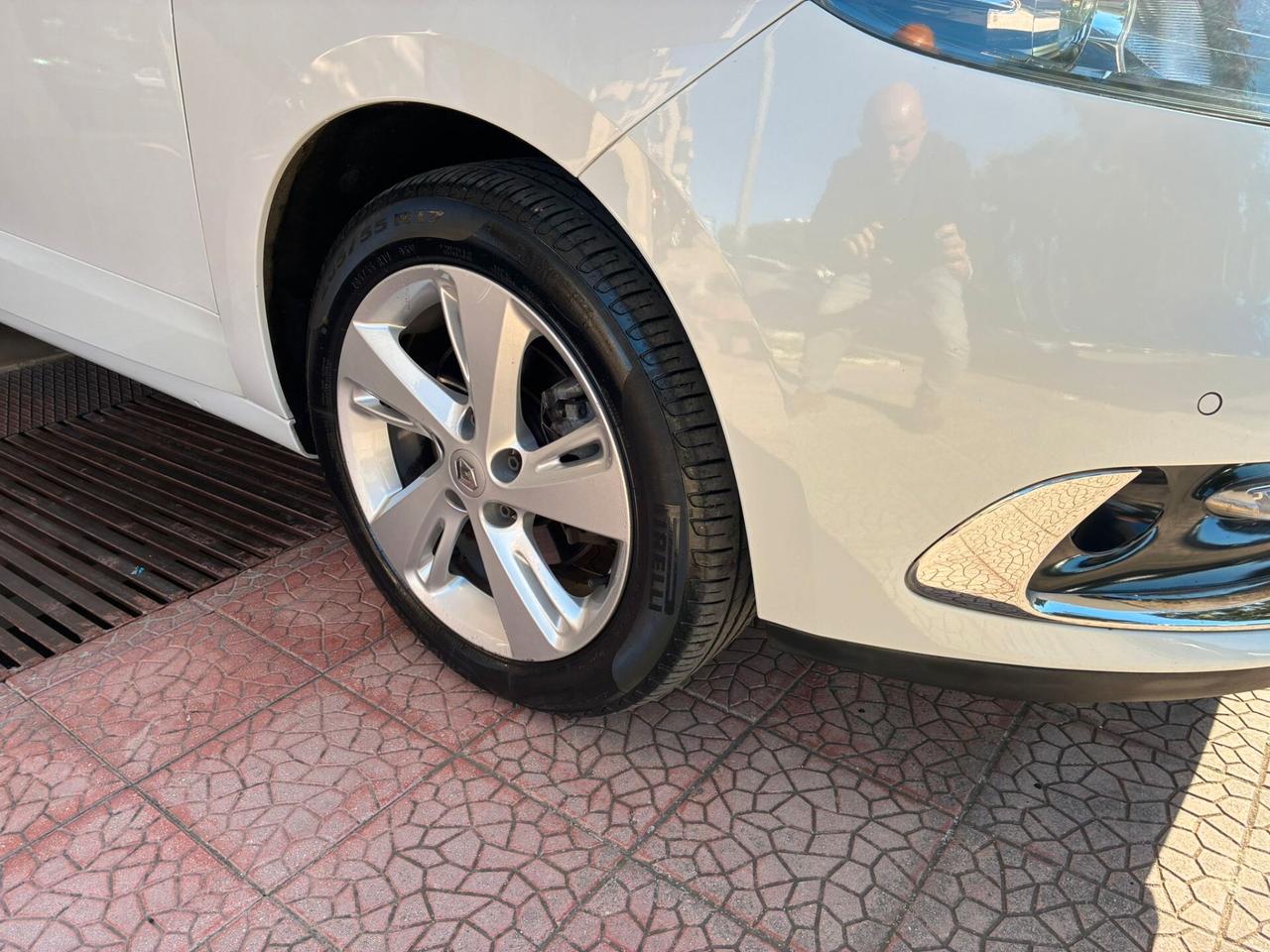 Renault Scenic1.6dCi130CV Tetto navi retro-12