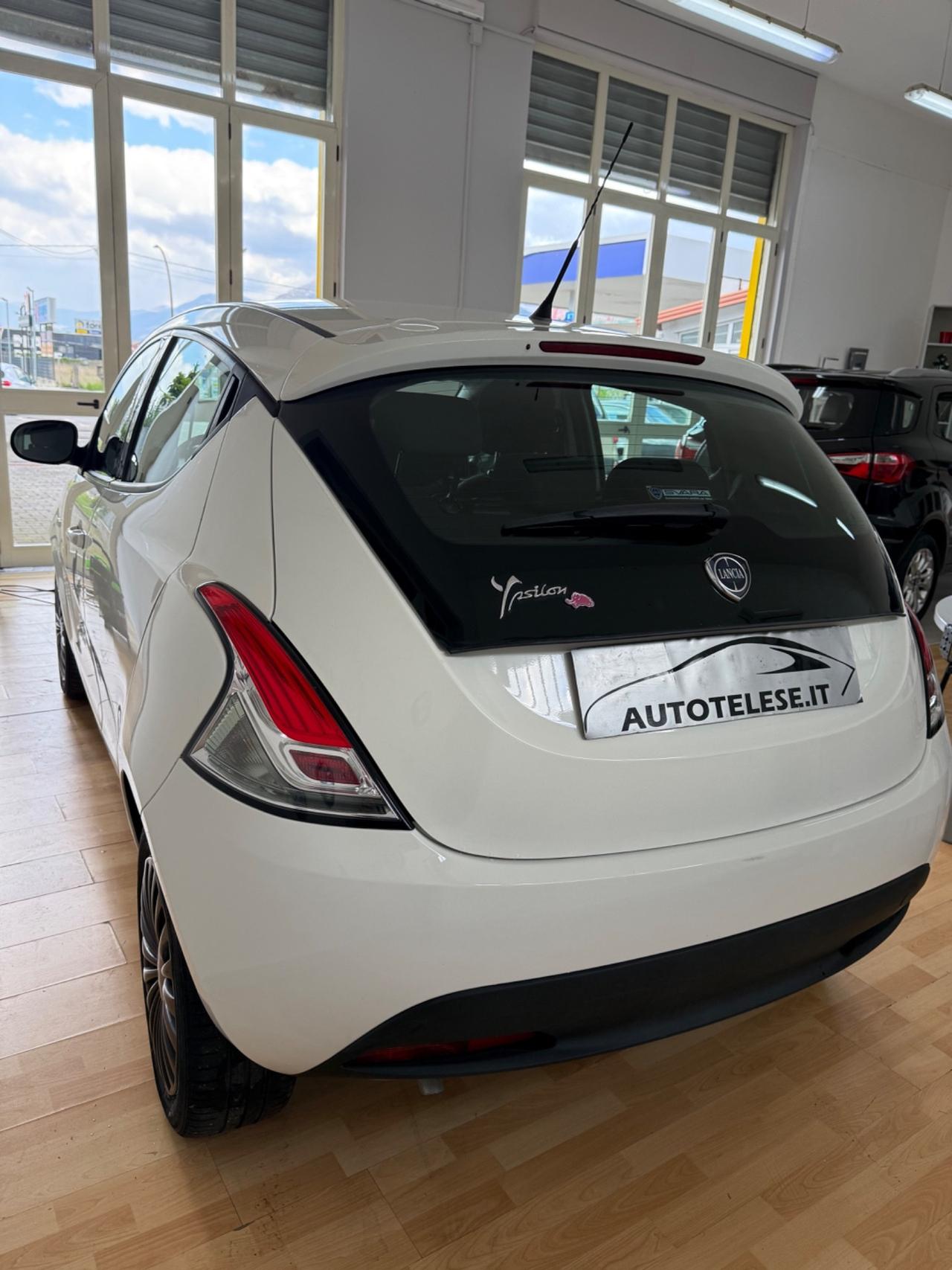 Lancia Ypsilon 1.2 69 CV 5 porte GPL LONDON PARIS