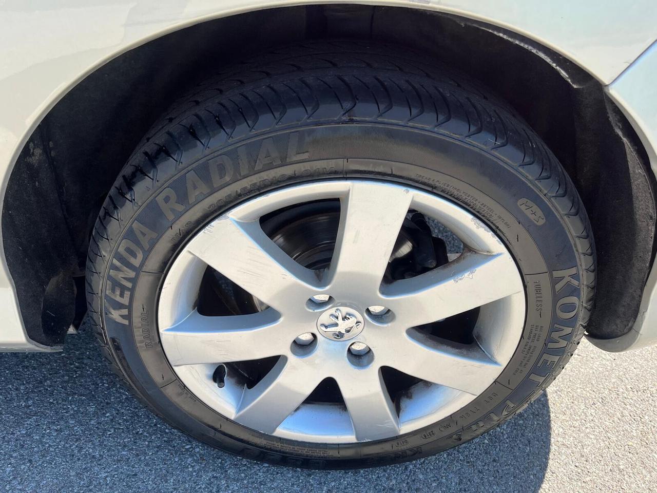 Peugeot 308 1.6 HDi 110CV 5p. Féline (6 Marce)