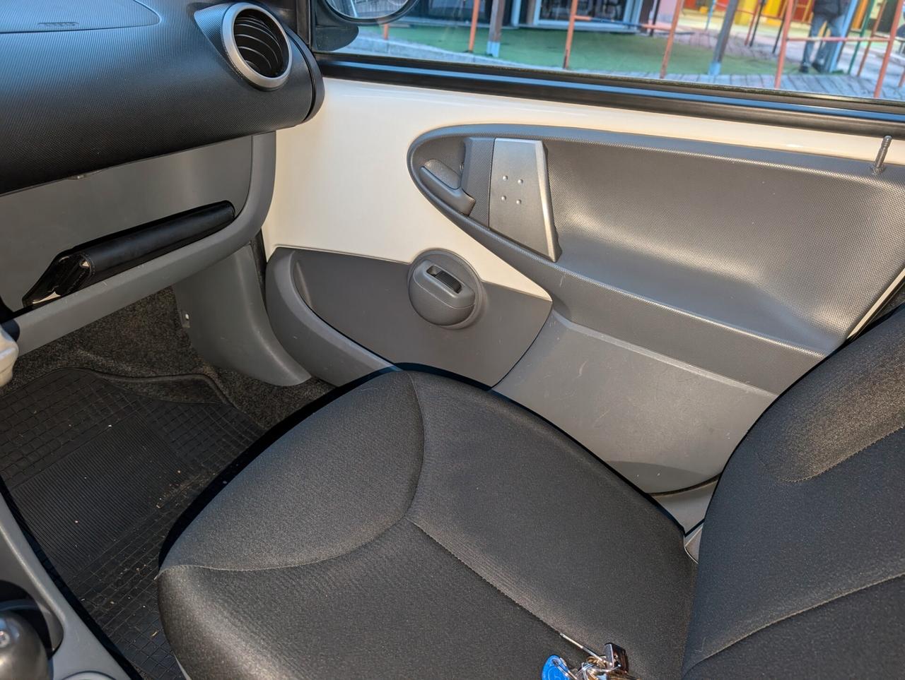 Toyota Aygo 1.0 12V VVT-i 5 porte Now Connect