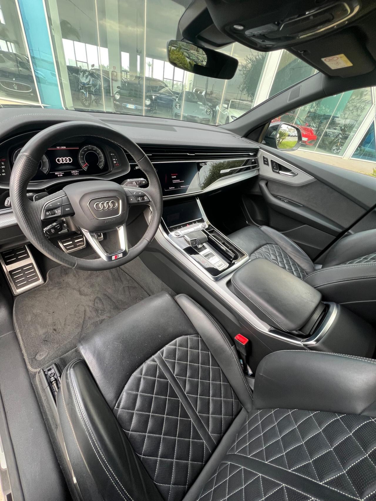 Audi Q8 3.0tdi S-line possibilità noleggio no scoring