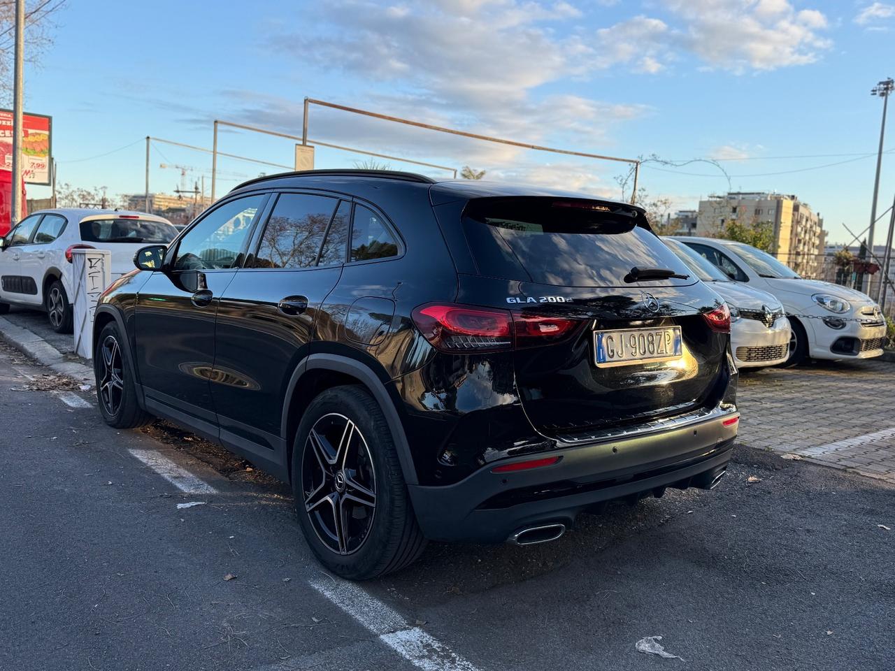 Mercedes-benz GLA 200 d Automatic Premium Amg Pack Night