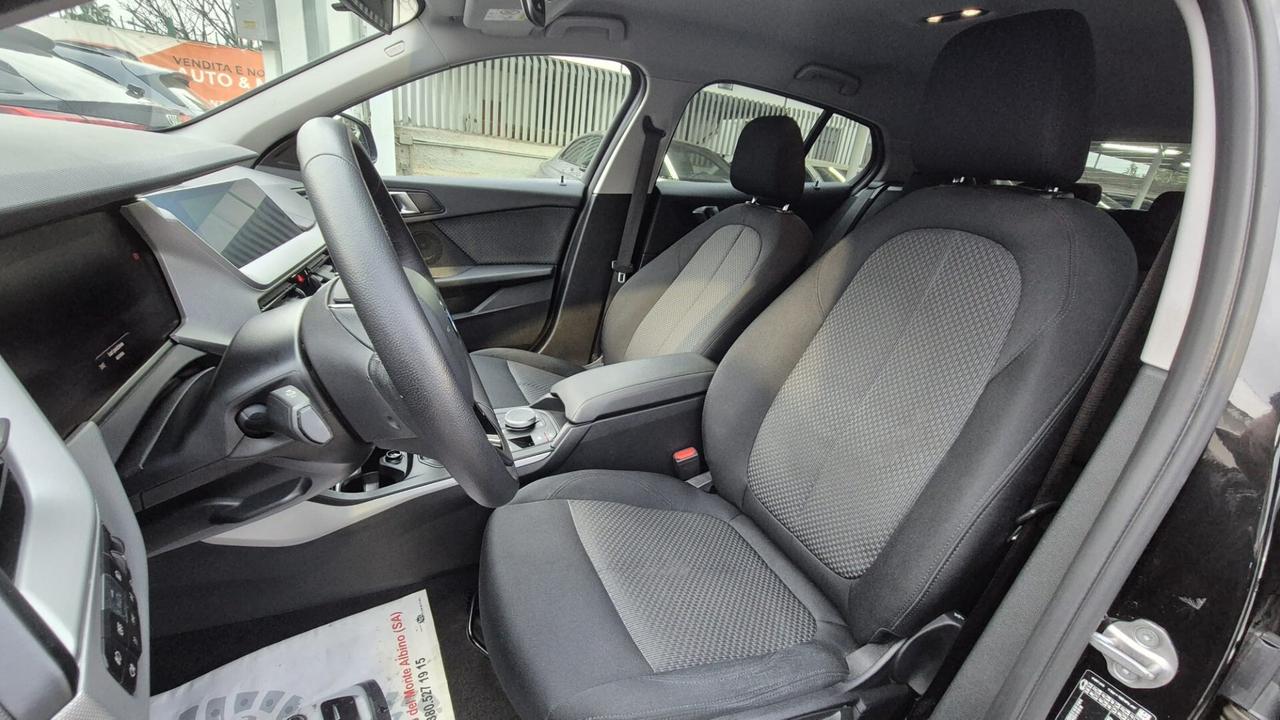 Bmw 116 116d 5p. Advantage