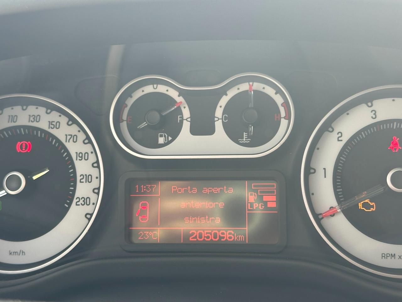 Fiat 500L 1.4 T-Jet 120 CV GPL Lounge