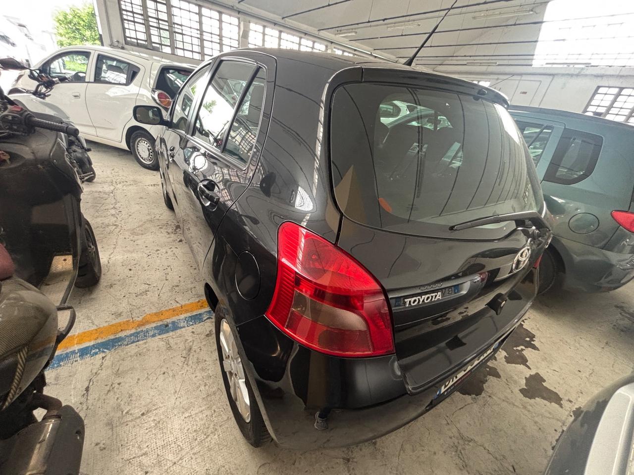 Toyota Yaris 1.0 5 porte Sol