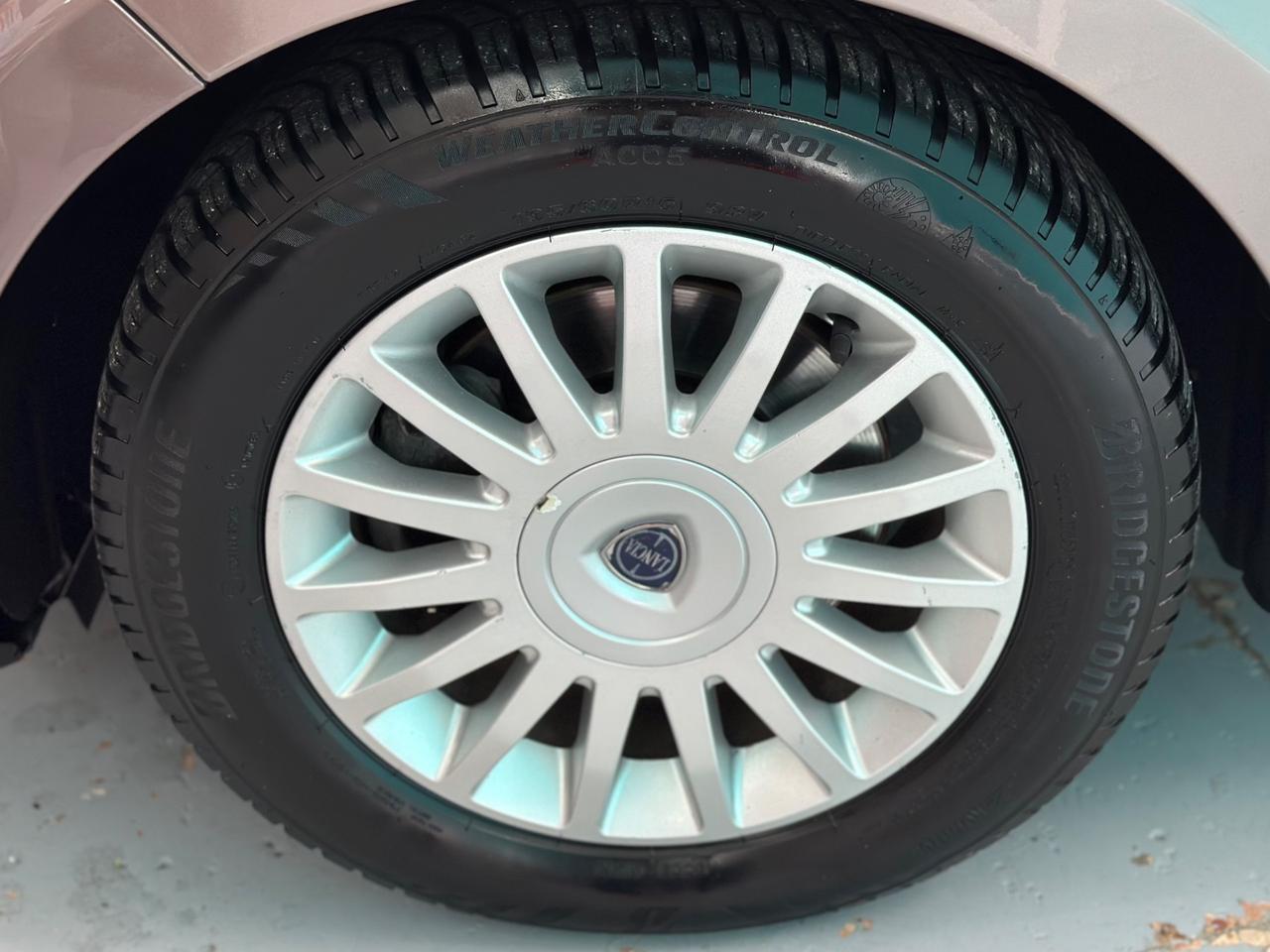 Lancia MUSA 1.3 Mjet cambio automatico NUOVO/tetto pano