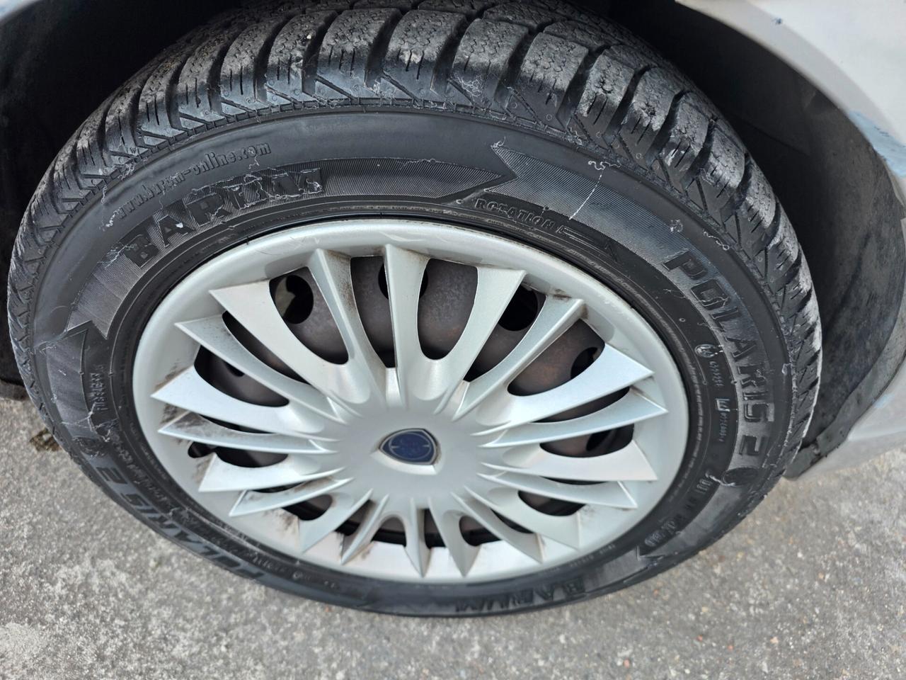 Lancia Ypsilon 1.3 MJT 75 CV Oro