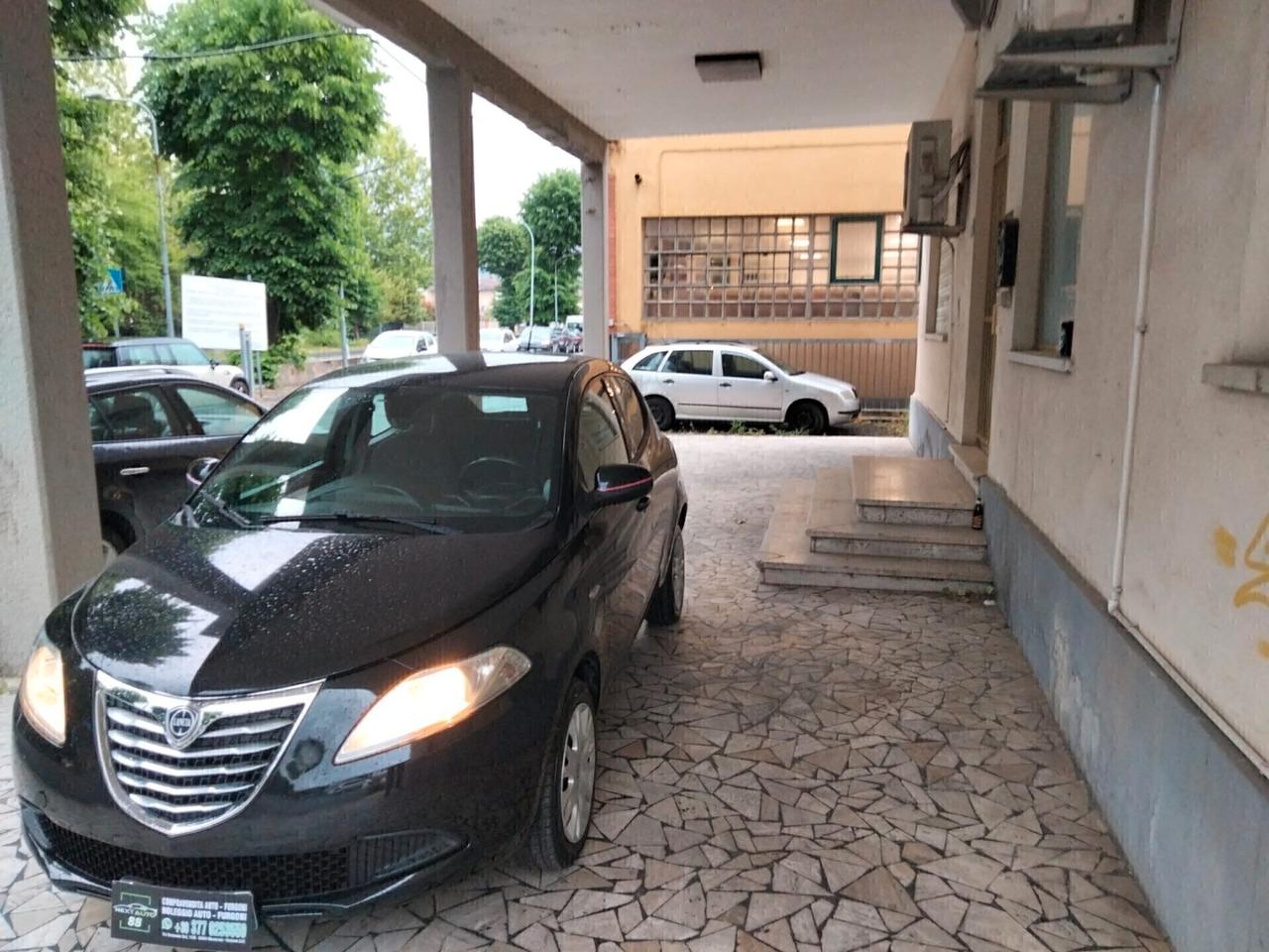 Lancia Ypsilon 0.9 TwinAir 85 CV 5 porte S&S DFN Gold 2014 NEOPATENTATI