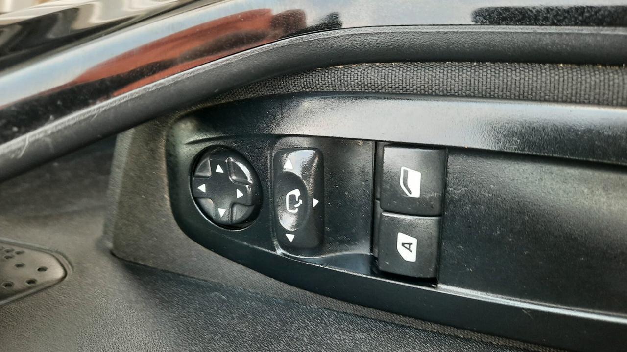 Peugeot 208 BlueHDi 75 5 porte Allure