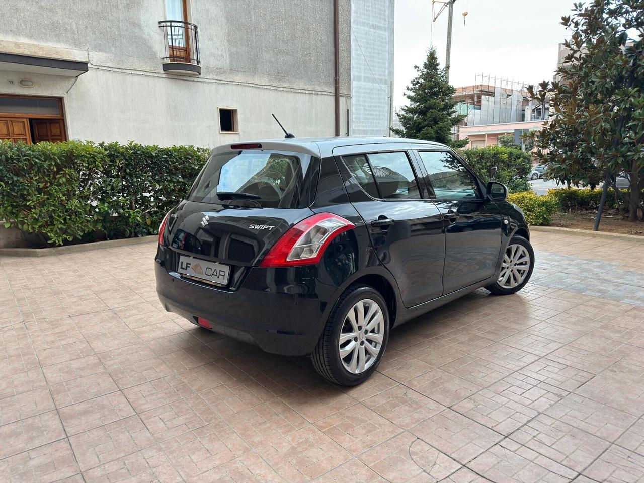 Suzuki Swift 1.3 DDiS 5 porte B-Cool Bi-Color 75 cv