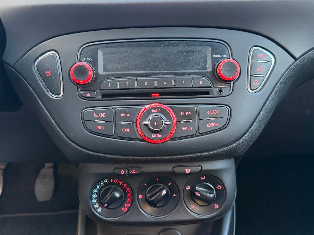 Opel Corsa 1.4 90CV GPL Tech 5 porte Cosmo