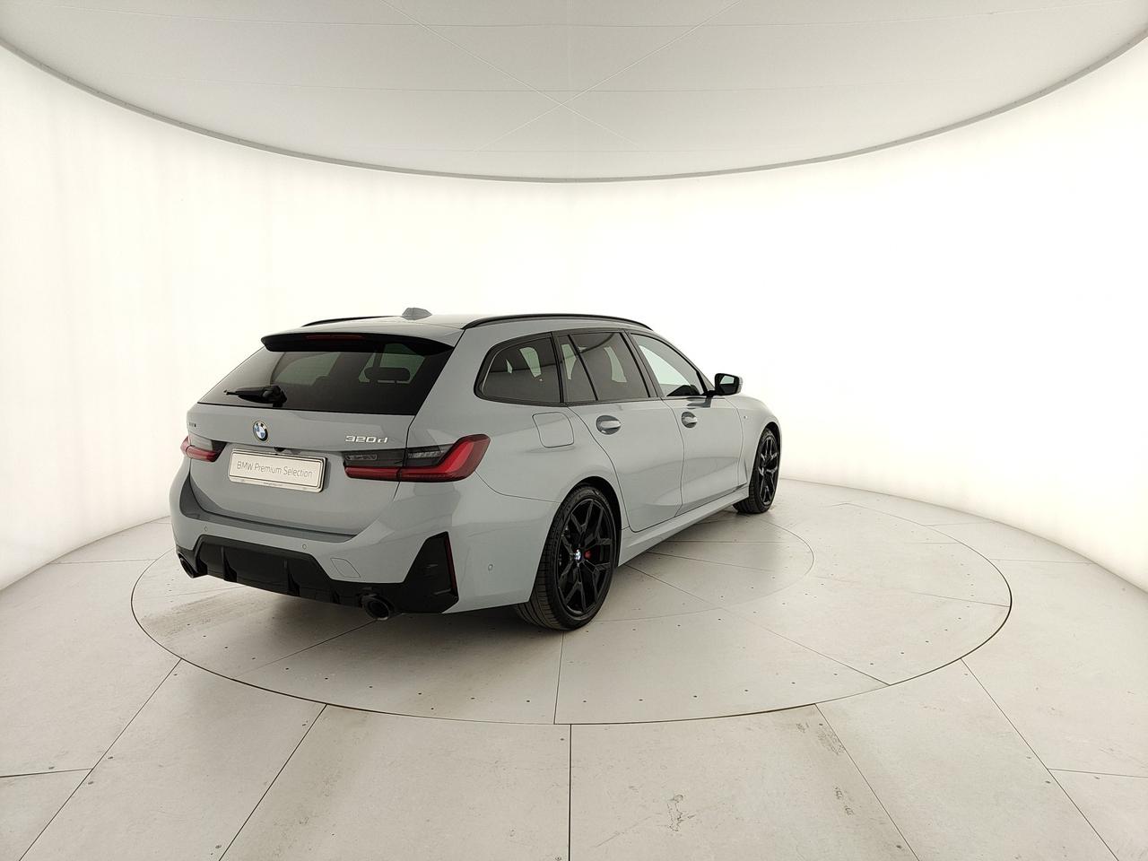 BMW 320d Touring mhev 48V xdrive MSport auto