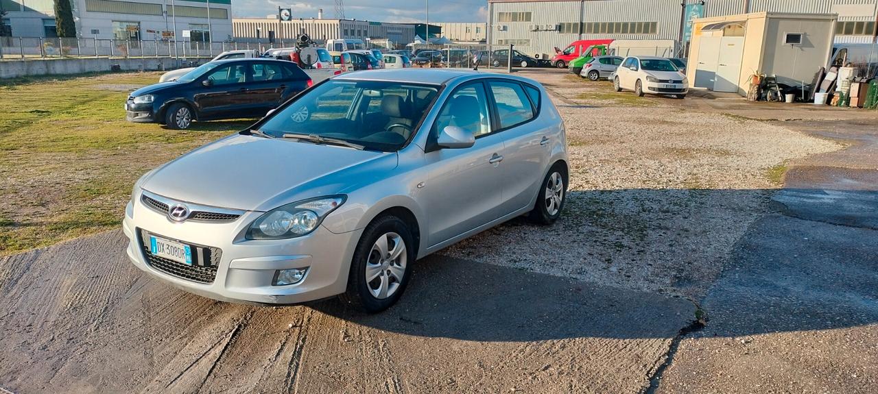 Hyundai i30 1.4 16V 109CV 5p. BlueDr. GPL Active