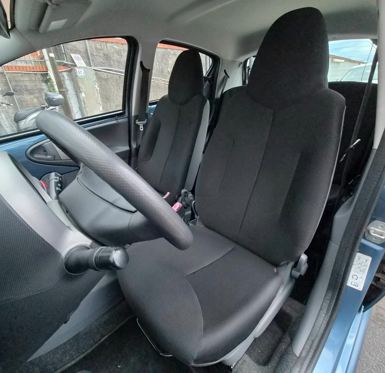 Toyota Aygo 1.0 12V VVT-i 5 porte Sol