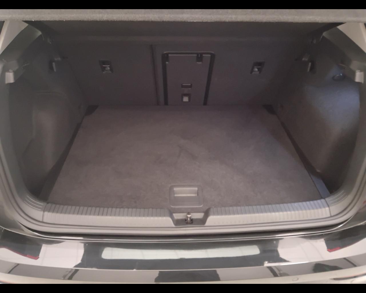 VOLKSWAGEN Golf VIII 2024 - Golf 2.0 tdi Life 115cv