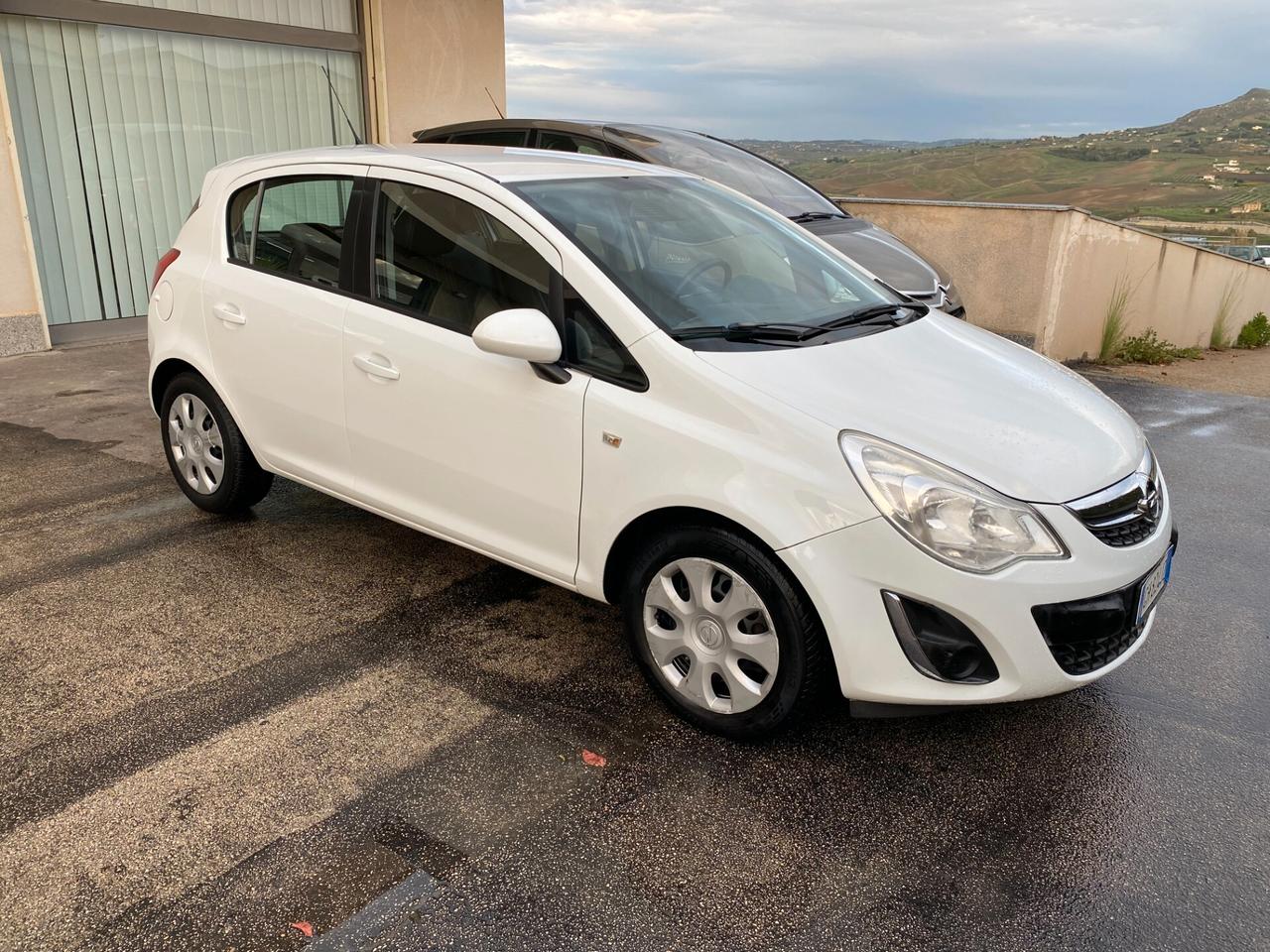Opel Corsa 1.2 85CV 5 porte Benzina-GPL