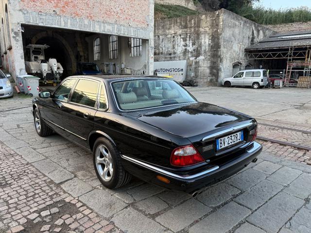 JAGUAR XJ 3.2 cat Executive ISCRITTA ASI