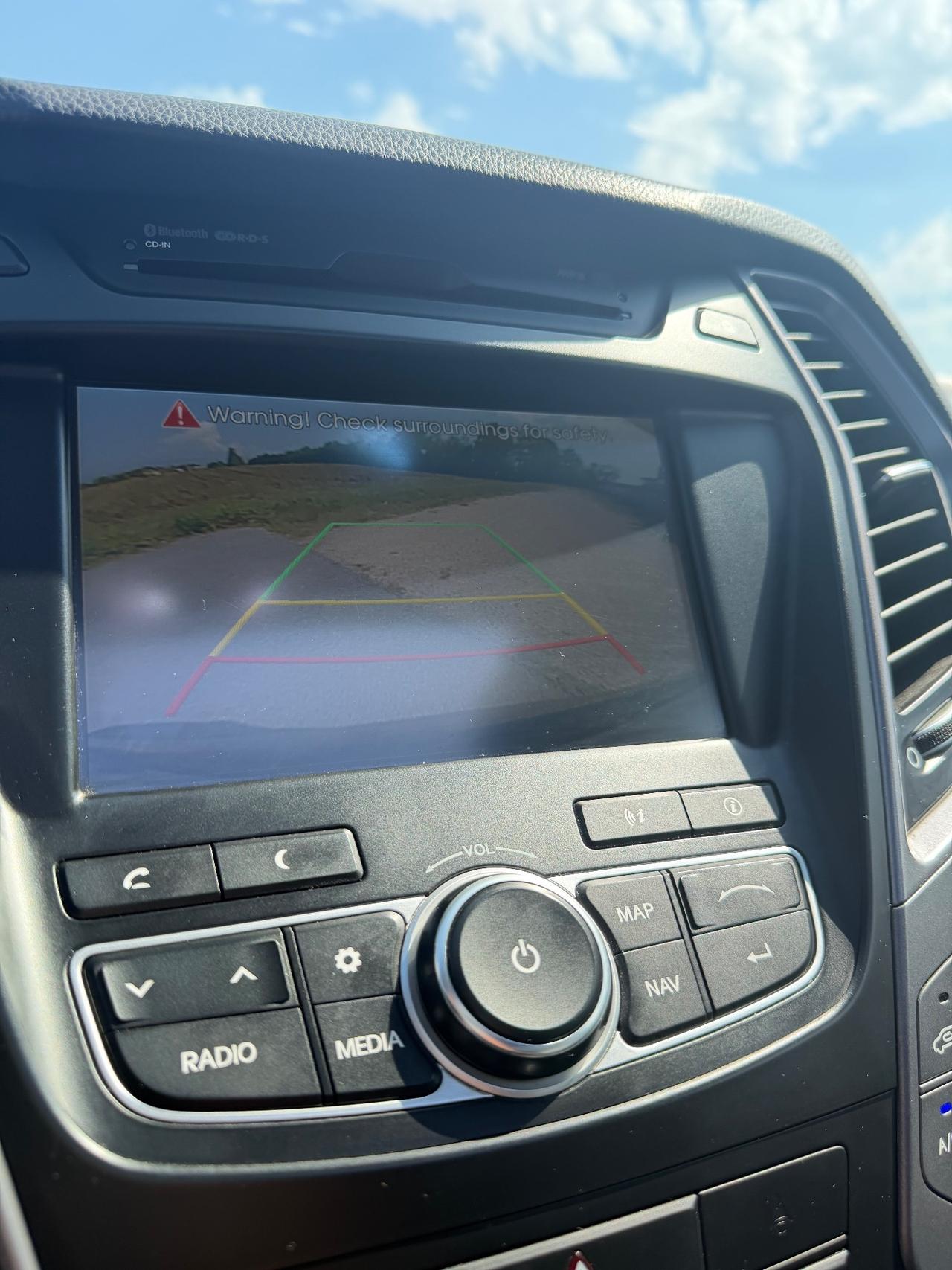 Hyundai Santa Fe .