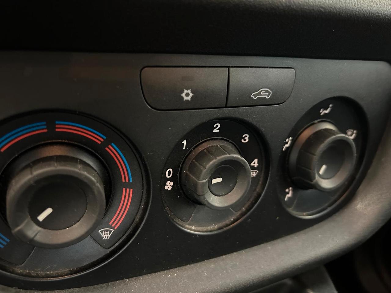 Fiat Doblo LOUNGE 1.6 MJT PC Combi N1 SPOTICAR