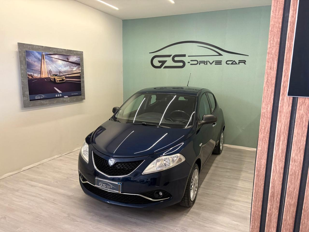 Lancia Ypsilon 1.200cc 69 CV 5 porte Platinum