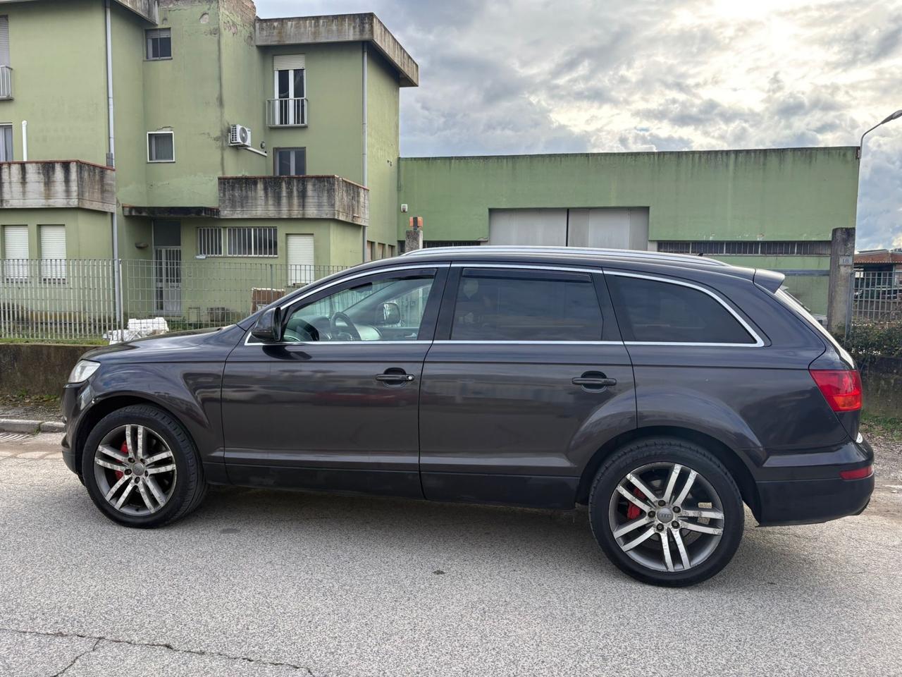 Audi Q7 3.0 V6 TDI 233CV quattro tiptronic 270.000 KM