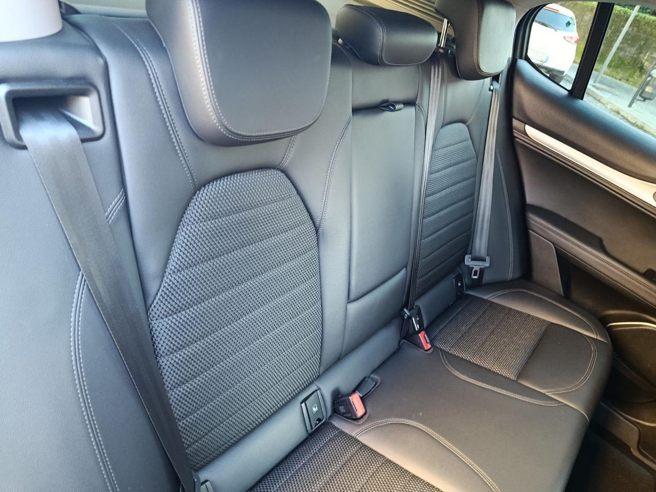 Alfa Romeo Stelvio Sprint 2.2 #8429