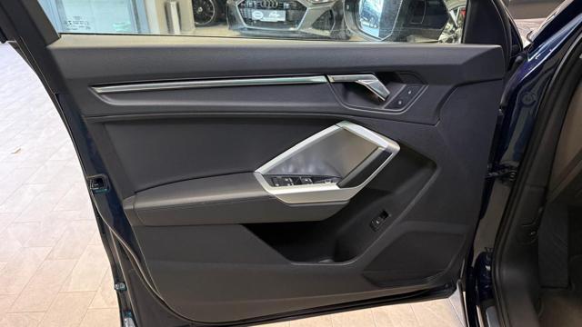 AUDI Q3 40 TDI quattro S tronic Business Advanced