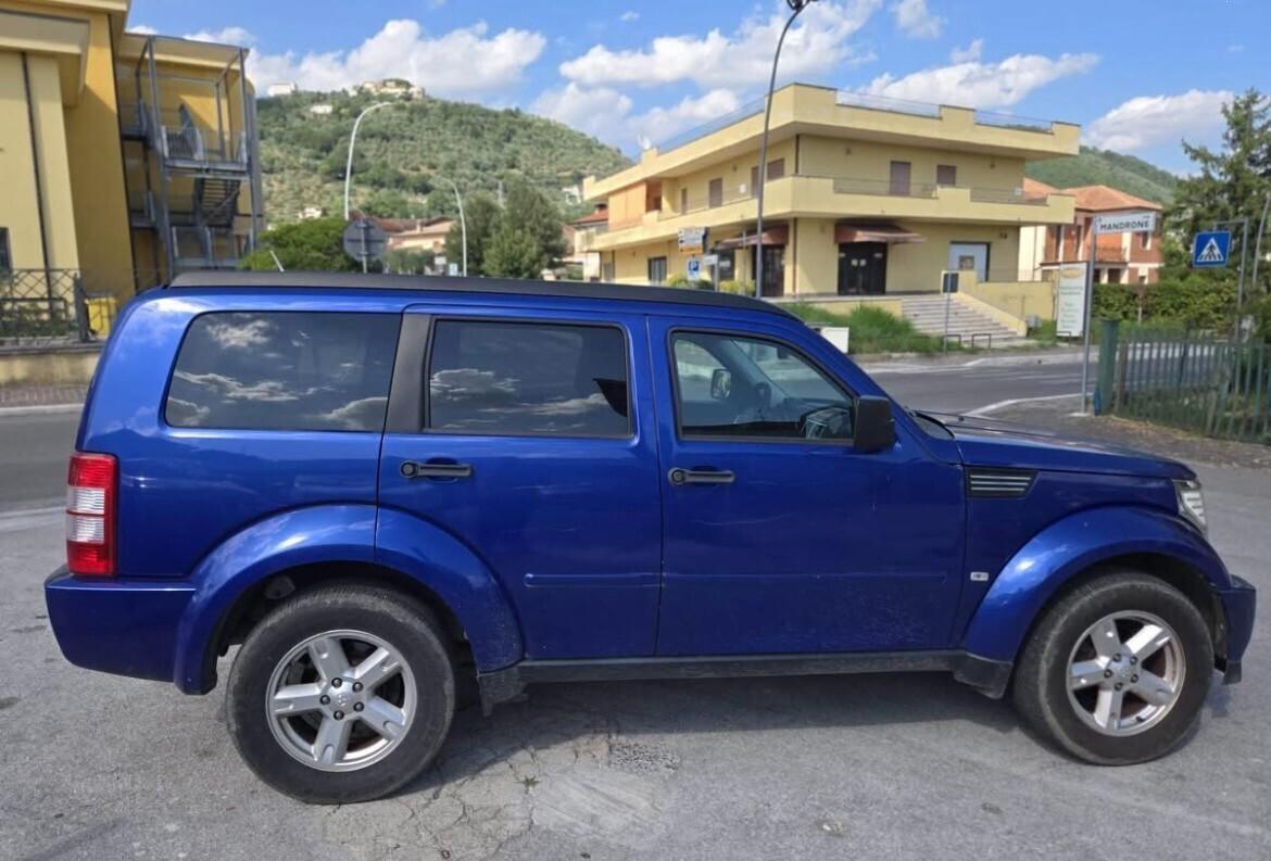 Dodge Nitro 2.8 CRD DPF R/T 4WD PELLE