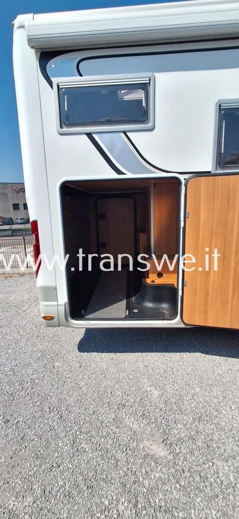 Laika Ecovip 410 Letto matrimoniale posteriore e ampio garage